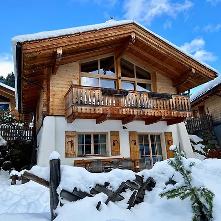Dağ evi Alpenpura Boutique Chalets Mit Sauna Und Panoramablick *