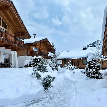 Alpenpura Boutique Chalets Mit Sauna Und Panoramablick Neukirchen am Großvenediger